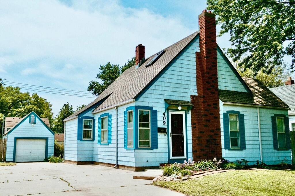 Bluebird Cottage, Walking Distance To Fairgrounds 哈金森 外观 照片