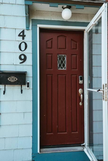 Bluebird Cottage, Walking Distance To Fairgrounds 哈金森 外观 照片