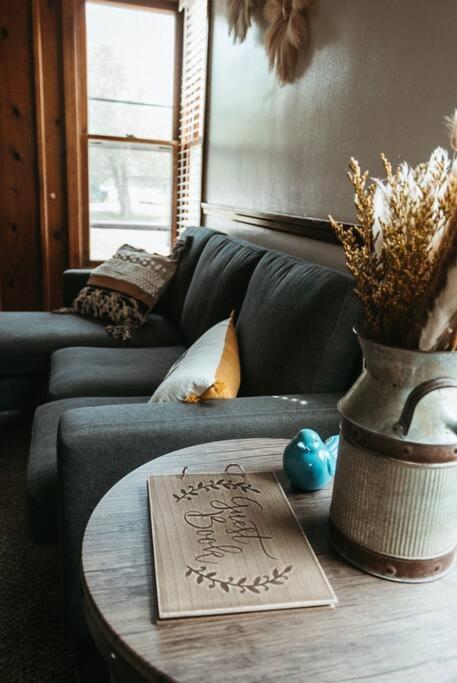 Bluebird Cottage, Walking Distance To Fairgrounds 哈金森 外观 照片